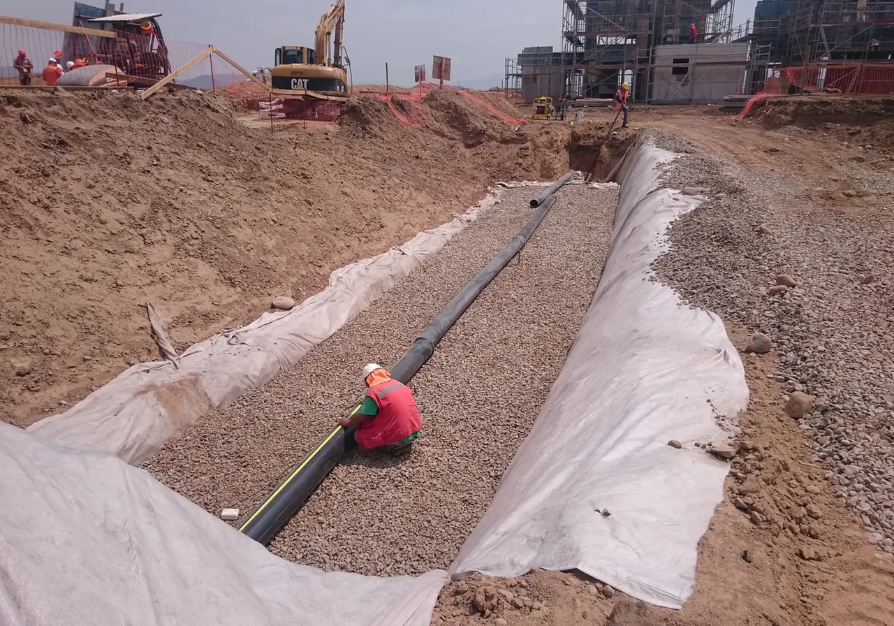 Instalación de tubería en Alkura Etapa II