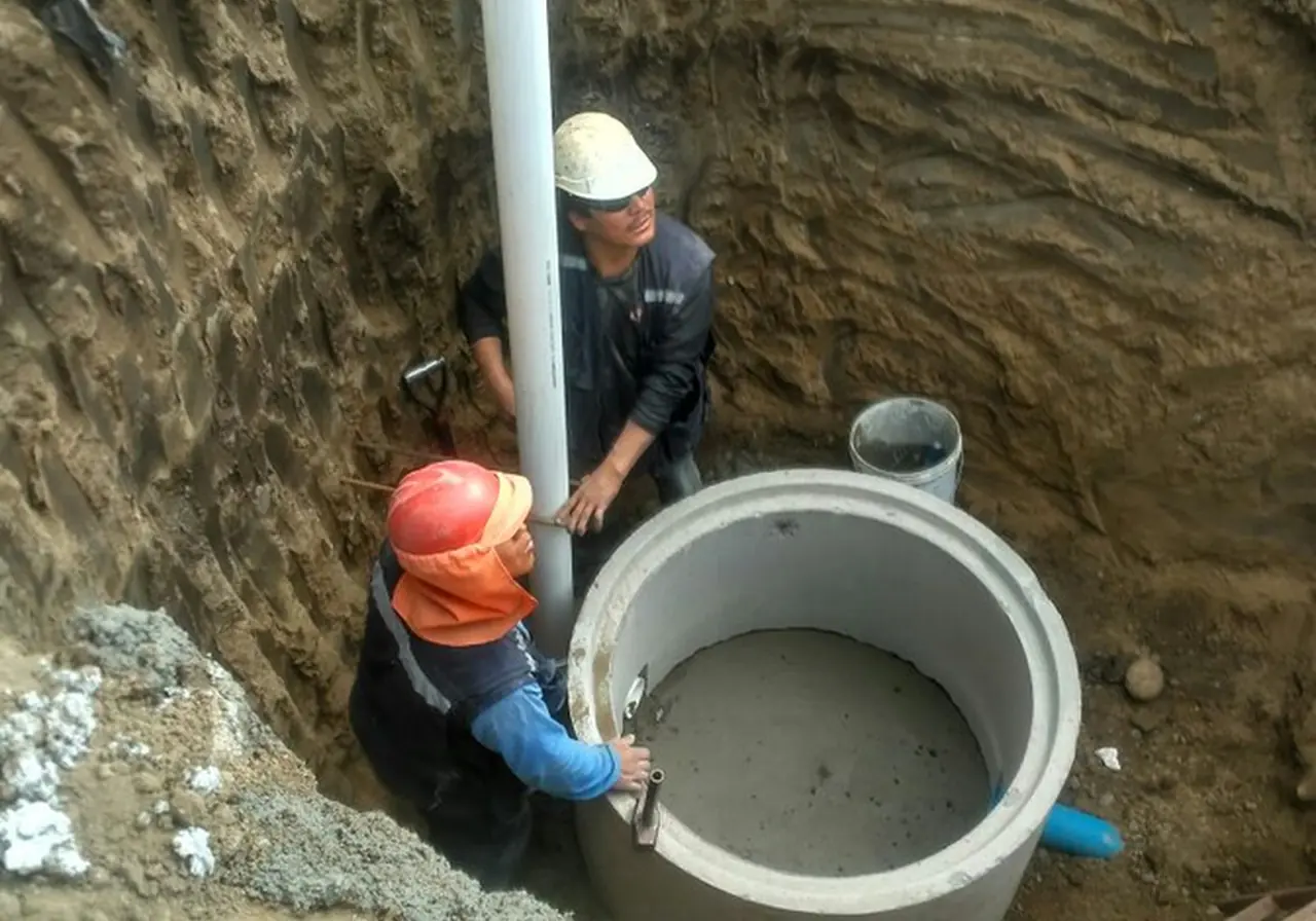 Equipo instalando cámara en Las Pataguas
