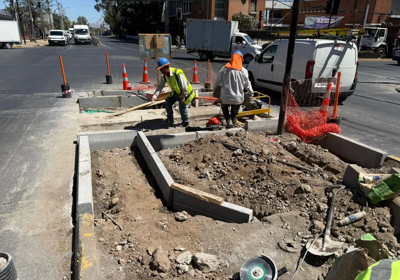 Ejecución de obras urbanas en Santa Elena